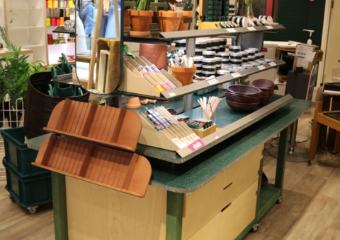 Exhibition table on wheels