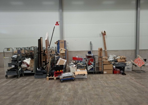 Large lot of kitchen and restaurant equipment