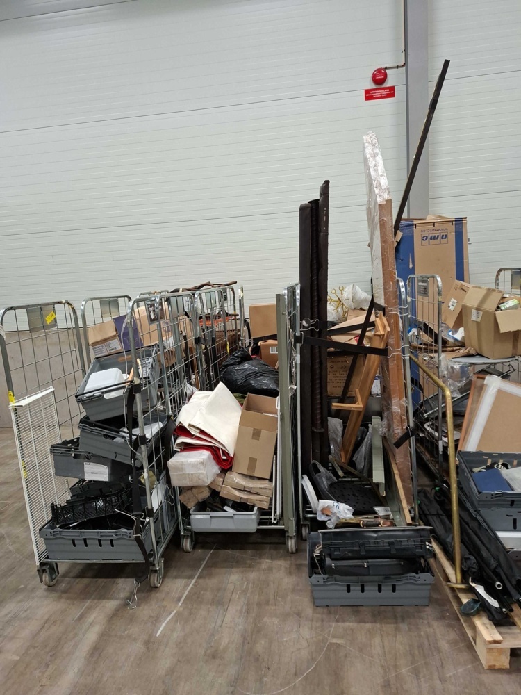 1587531-2 Large lot of kitchen and restaurant equipment