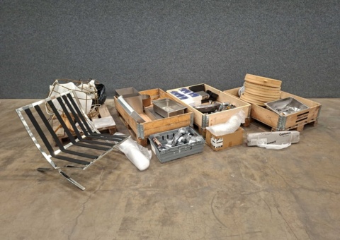 Lot of kitchen and restaurant equipment