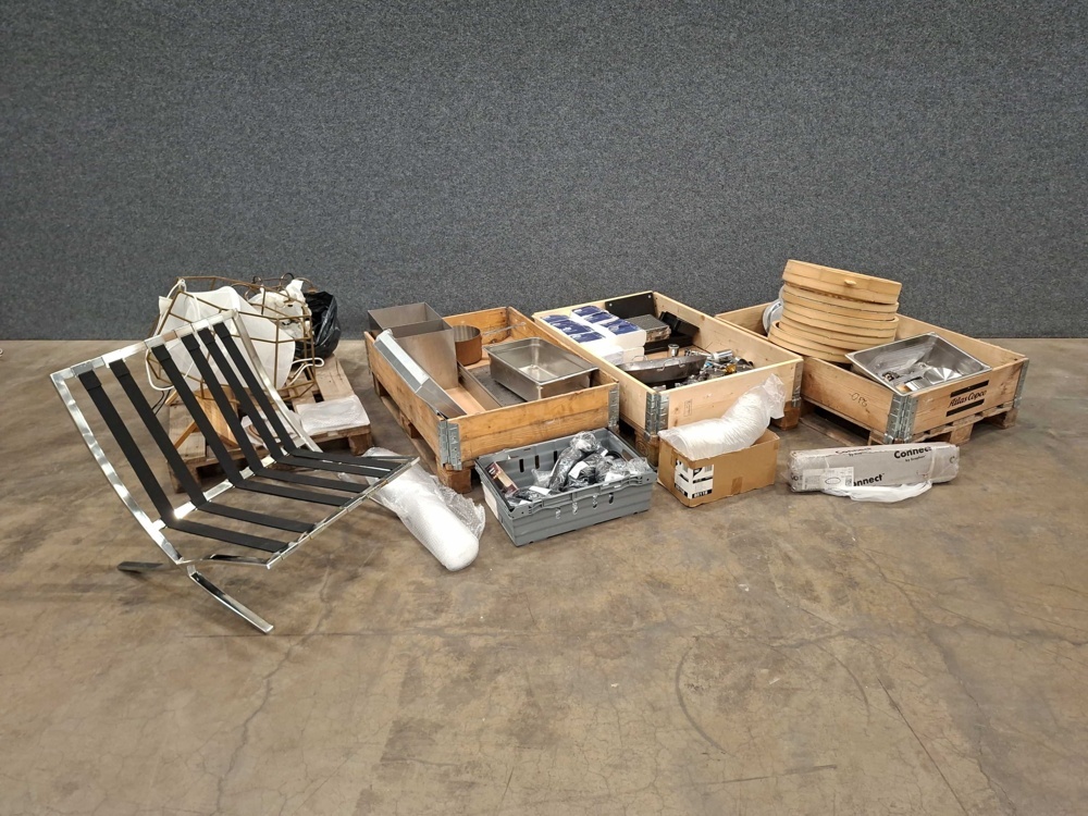 1587533-1 Lot of kitchen and restaurant equipment
