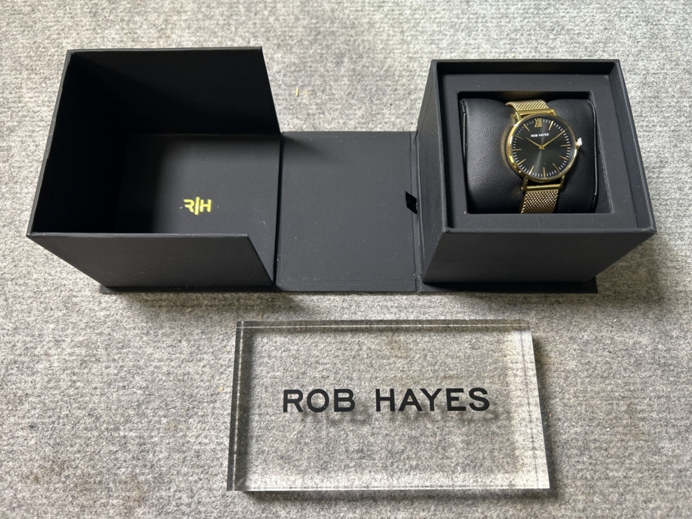 1590018-1 Armbandsur - Rob Hayes 33 mm (guld/svart) 1st