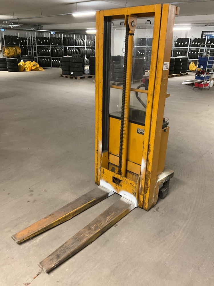 1473760-1 Stacker - Mic