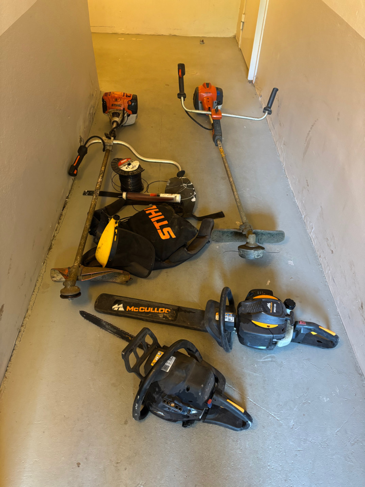 1511446-1 Samling med diverse grönytemaskiner - Husqvarna, Stihl & McCulloch