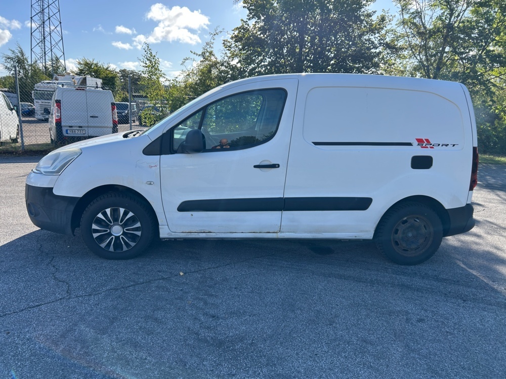1368444-2 Citroën Berlingo Van 1.6 HDiF 8V Manual 90 hp -2014