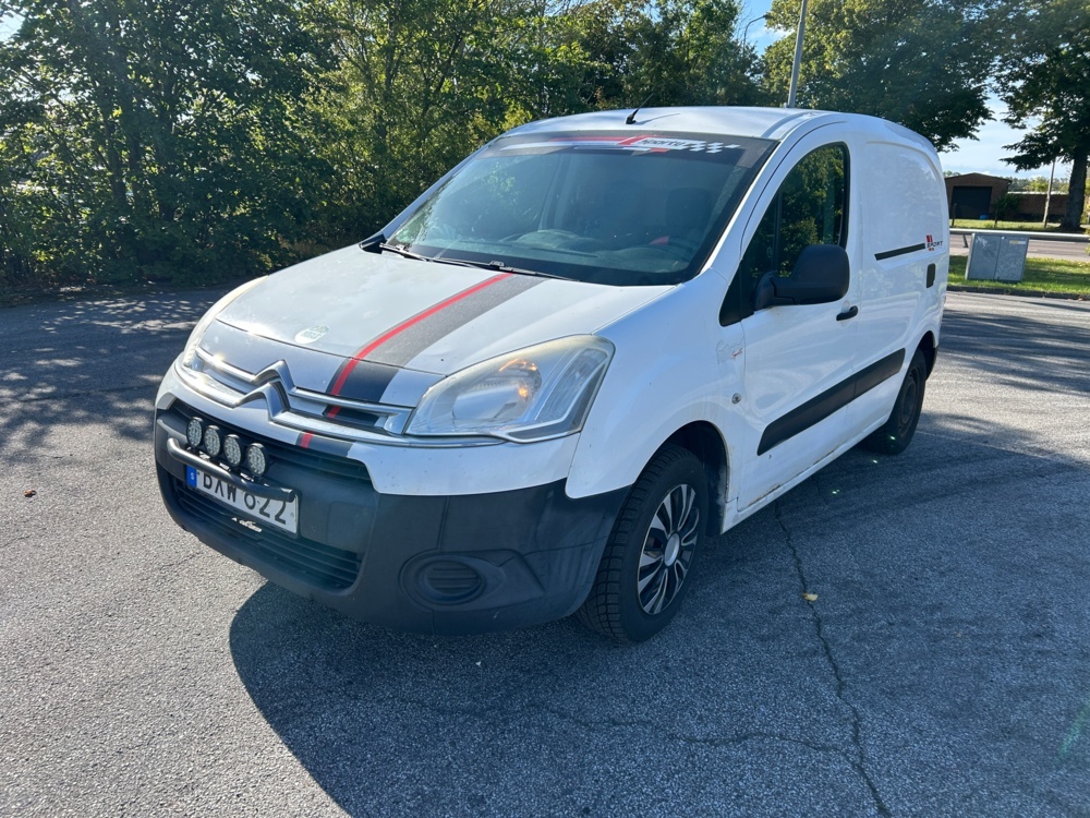 1368444-1 Citroën Berlingo Van 1.6 HDiF 8V Manual 90 hp -2014