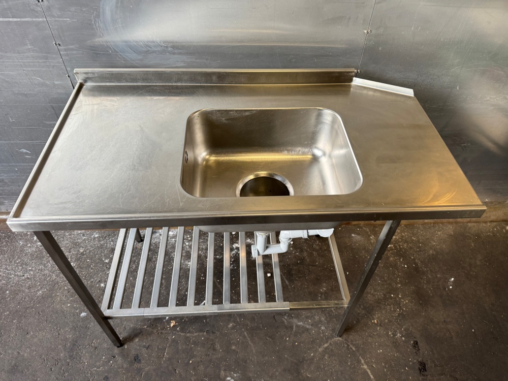 1406109-2 Dishwasher loading bench