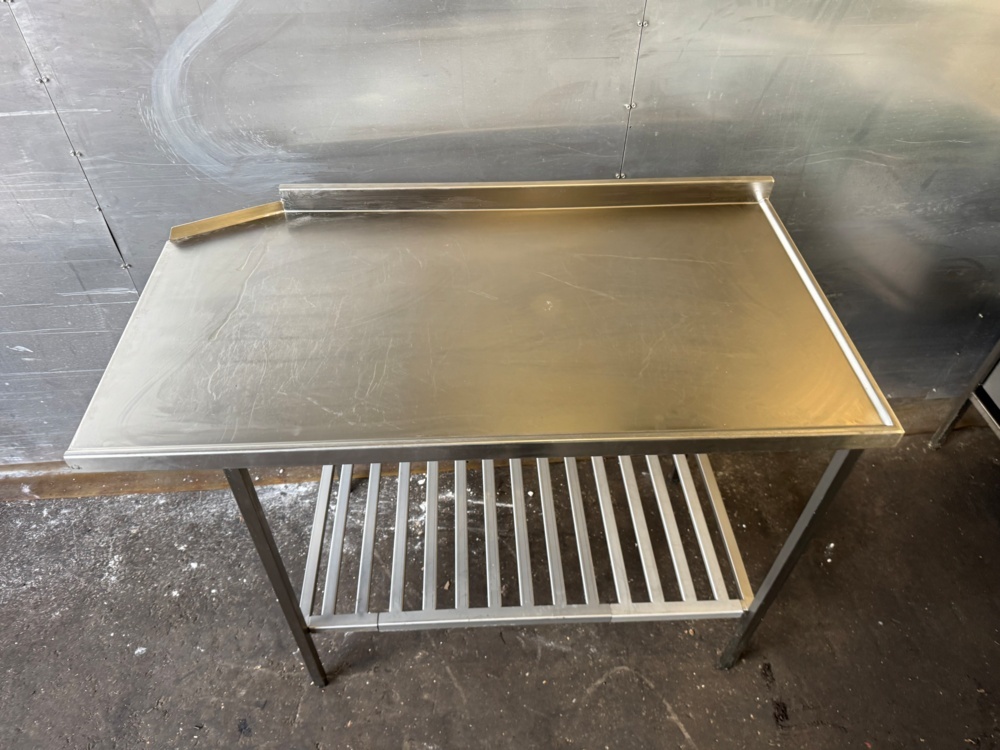 1406110-2 Dishwasher loading bench