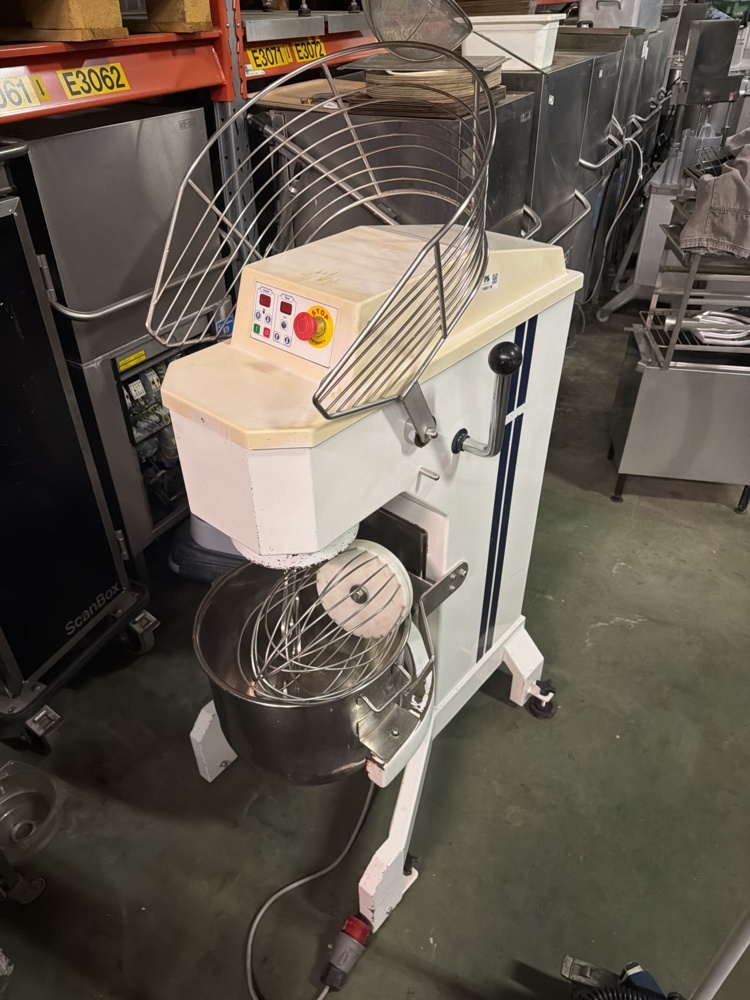 1566118-2 Planetary mixer with mixing bowl, whisk and blade - Agrenco
