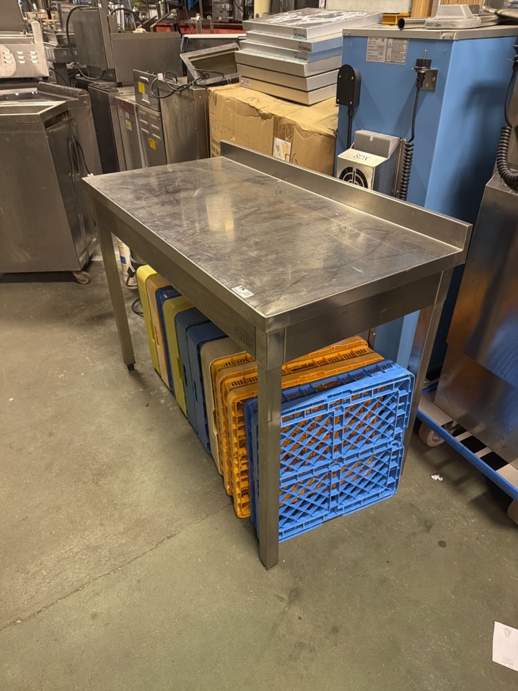 1566122-1 Workbench / relief bench with 10 wash bins