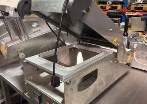 Heat Sealing Machine with Mold