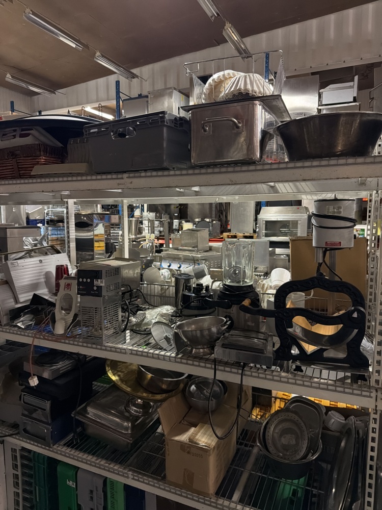 1566115-1 Restaurant equipment – sous vide, bain-marie, mixers and serving equipment