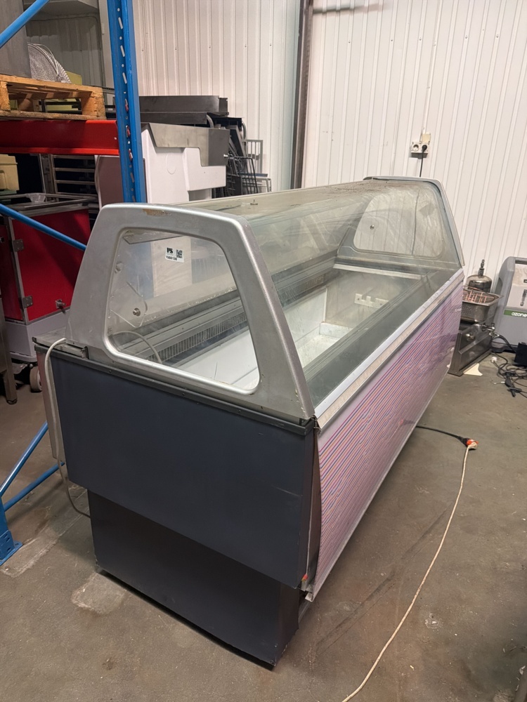 1566138-2 Ice cream counter