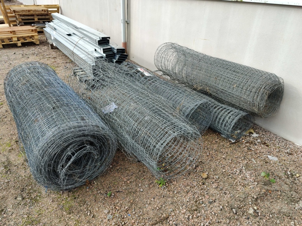 1590053-1 Game fence/twisted mesh
