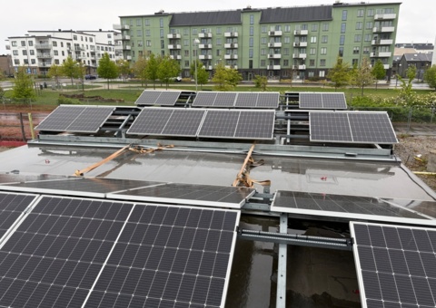 Solar panels with inverter and panel stand - Solarwatt Panel vision AM 4.0 (405 Wp)