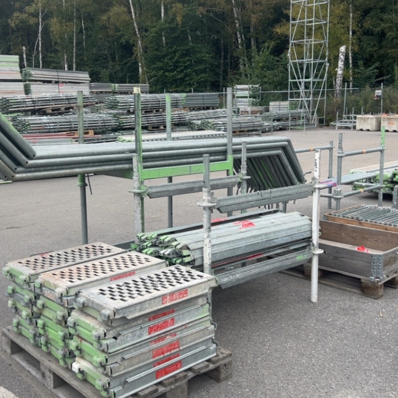 1540007-4 Large batch of scaffolding from Altrad