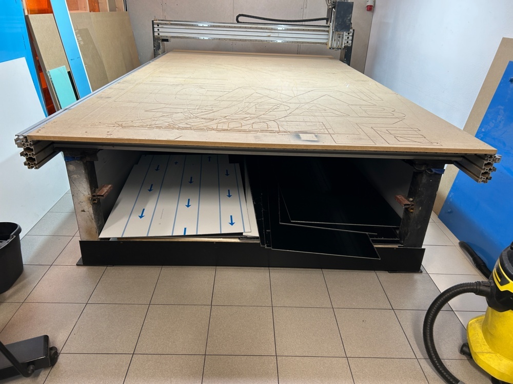 1546249-2 CNC-fräs med styrskåp