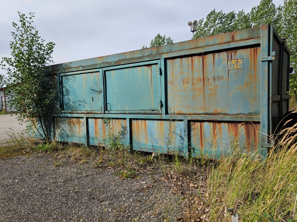 1546253-2 Container 31 m³ with contents