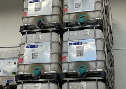 Samling med 24 IBC-behållare – SCHÜTZ ECOBULK FOODCERT MX640 – 640 liter