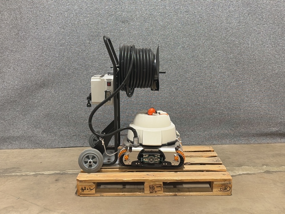 1576436-1 Pool vacuum cleaner with hose reel - Hexagone Chrono MP3