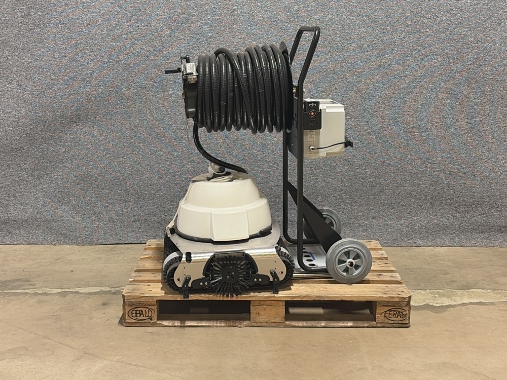 1576437-1 Pool vacuum cleaner with hose reel - Hexagone Chrono MP3 XL