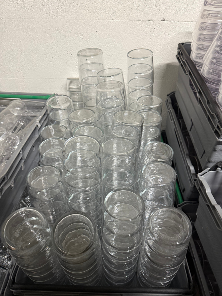 1563485-1 Vattenglas i glas – 1 back
