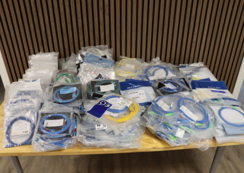 Parti 1000+ fiberoptiska patchkablar (parti 1)