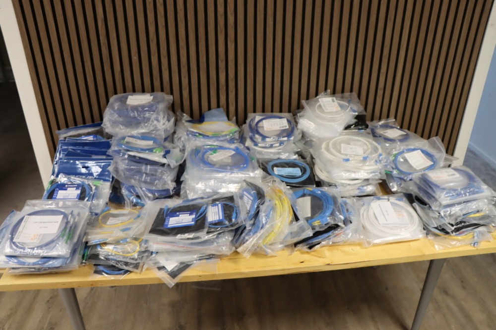 1296141-1 Parti 1000+ fiberoptiska patchkablar (parti 2)
