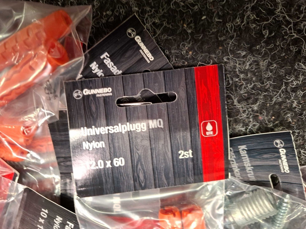 1590093-2 Gunnebo plug range