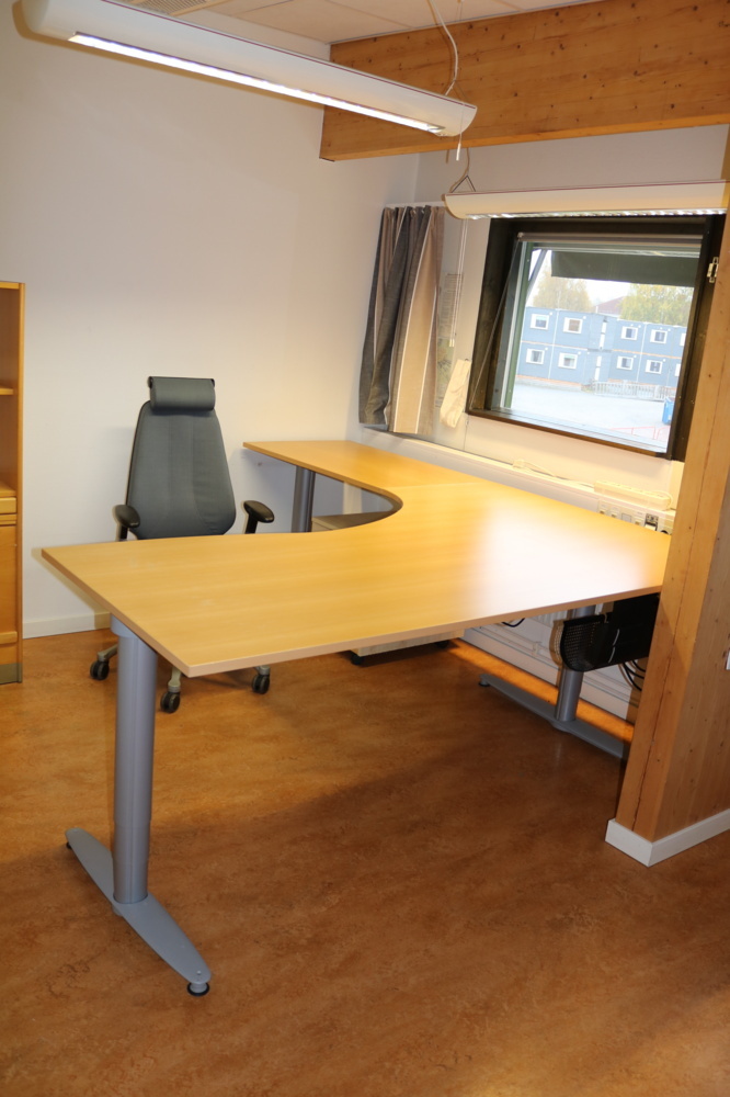 1515245-2 Office 1.