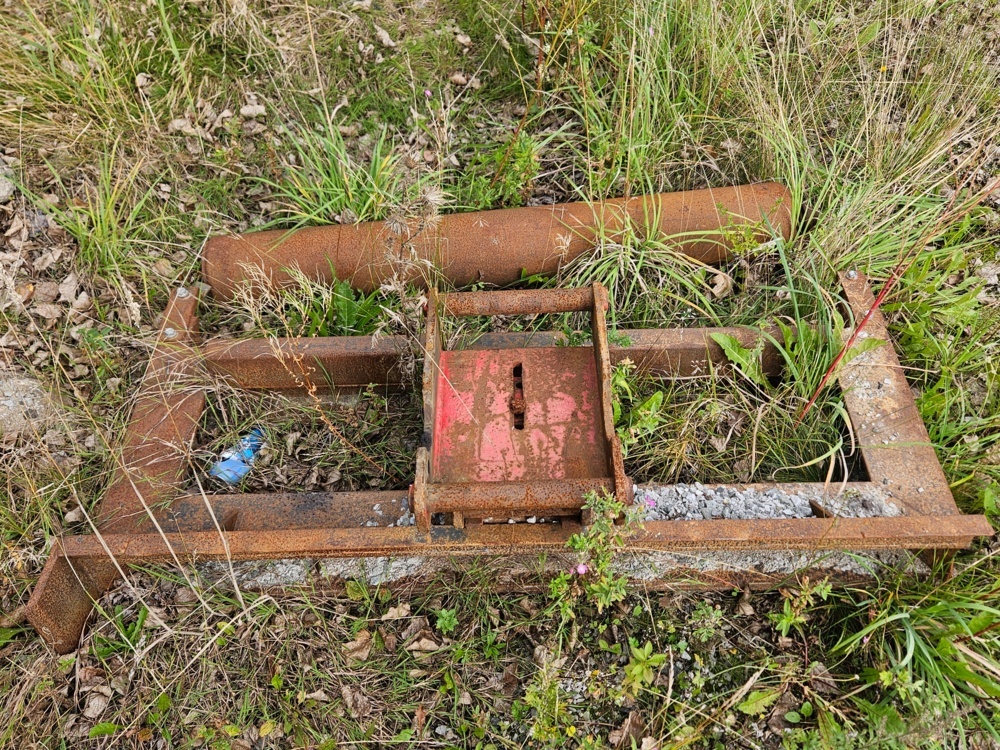 1546266-2 Leveling beam with roller - repair item