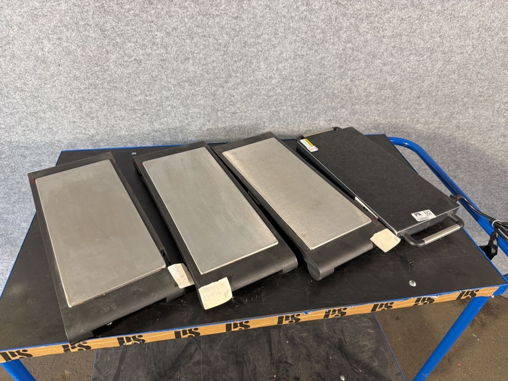 1590151-1 Lot of catering equipment – hot plates and sausage grills