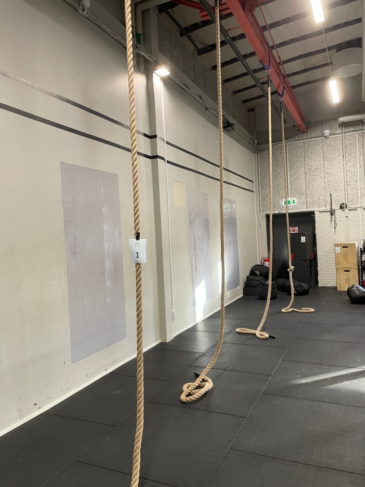 1590201-1 Climbing rope with loop 4.5 M