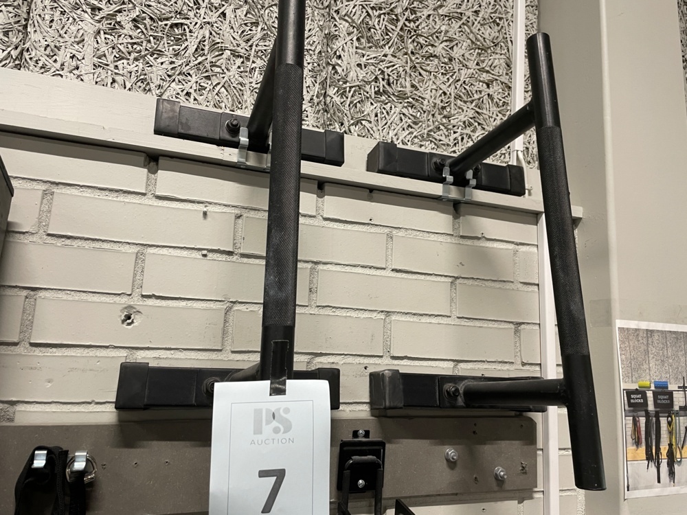 1590207-2 Barbell support