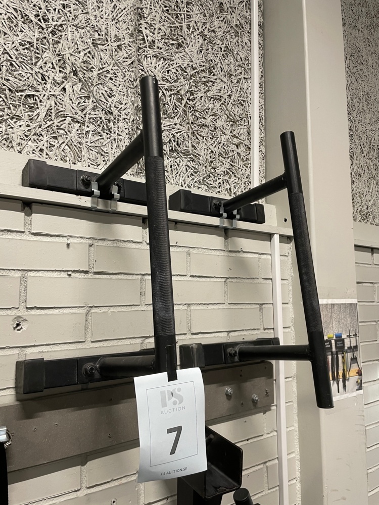 1590207-1 Barbell support