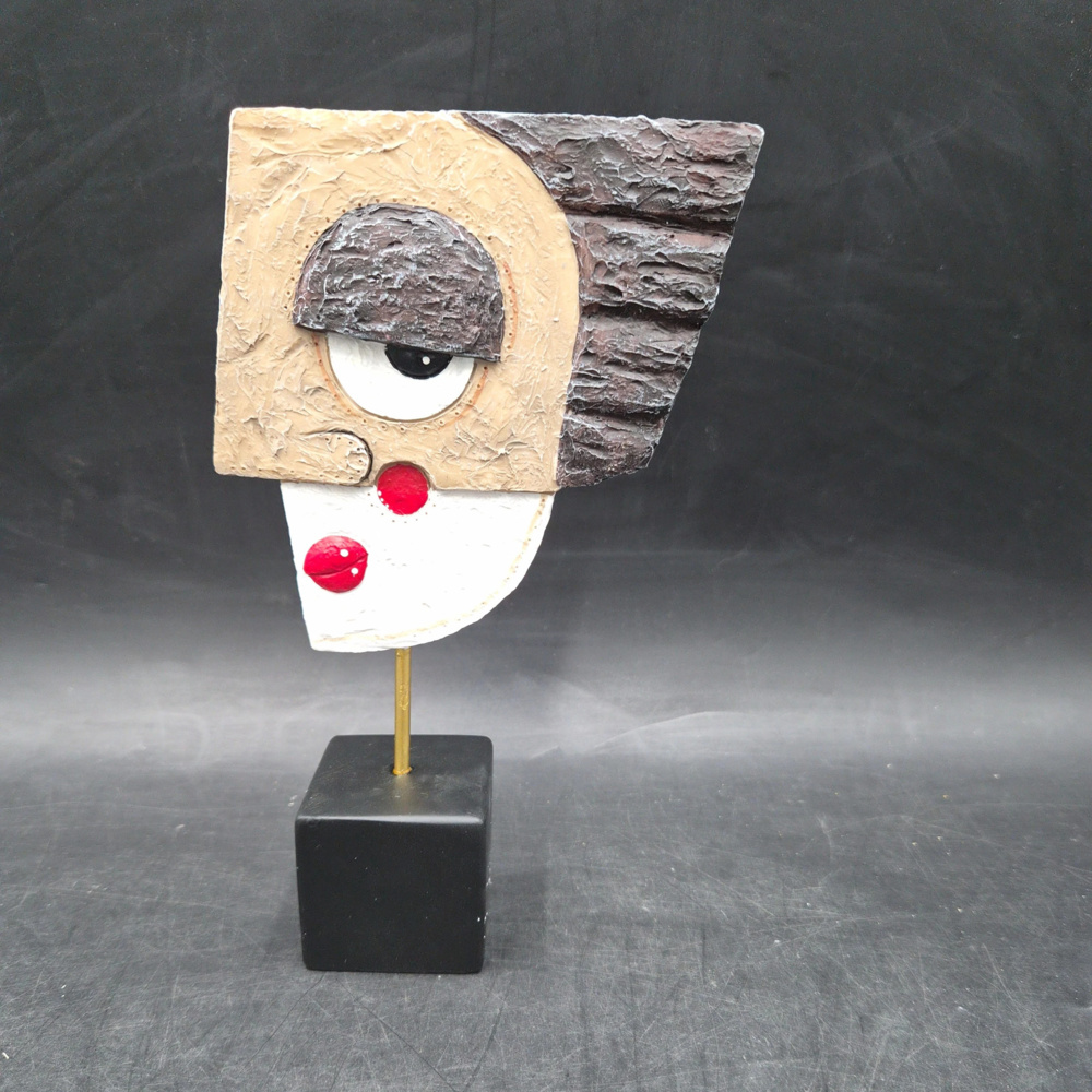 1588656-2 Face sculptures, 9 pcs - models A, C and D, 21–24 cm