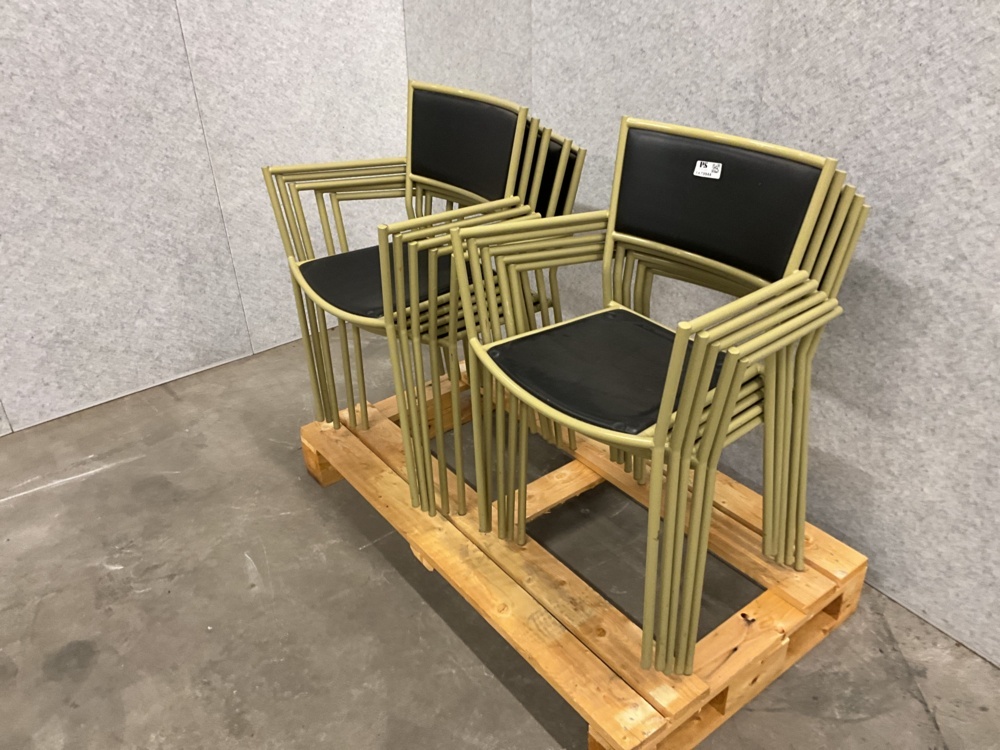 1473944-2 10 st. Stolar - CHRIS MARTIN "Jig easy chair "