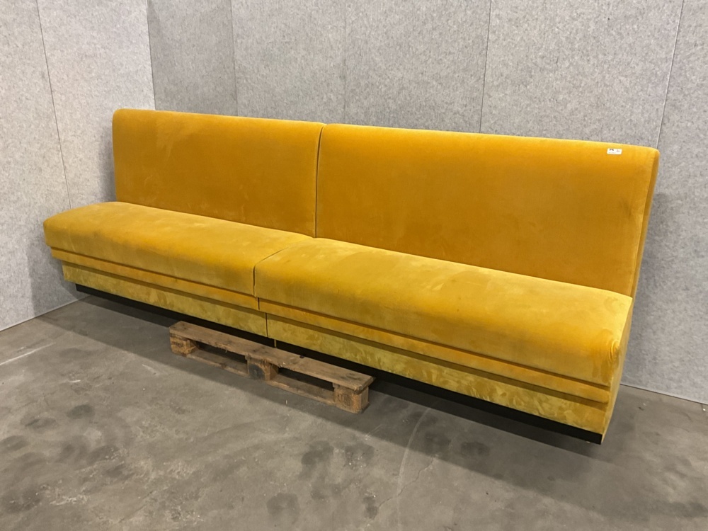 1473945-1 Upholstered sofa - divisible 2 x 1.5 m