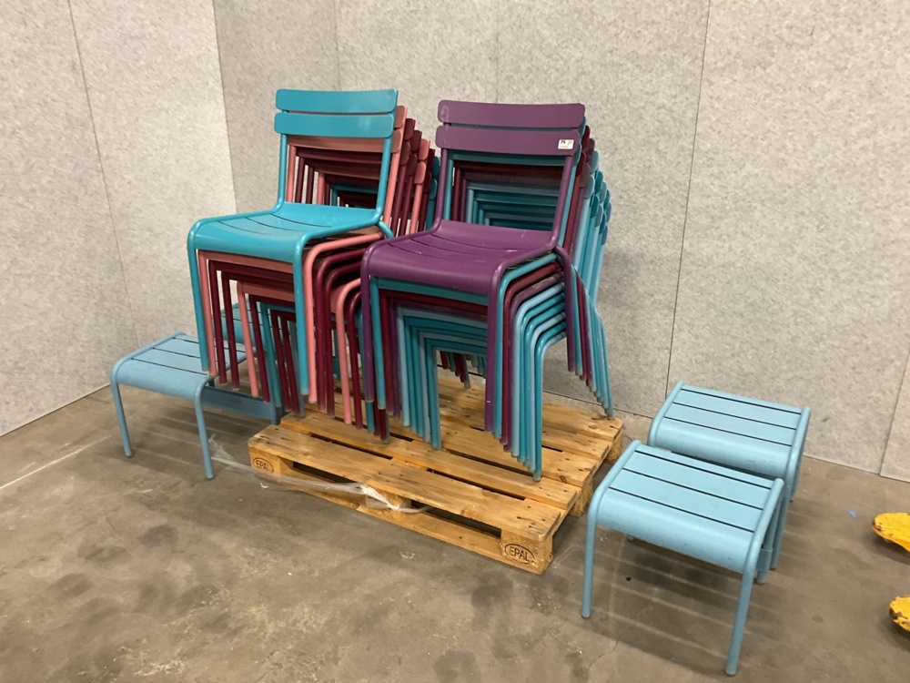 1473948-1 20 metal chairs
