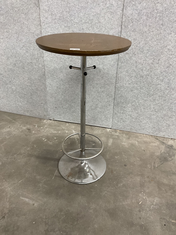 1473949-1 Bar table