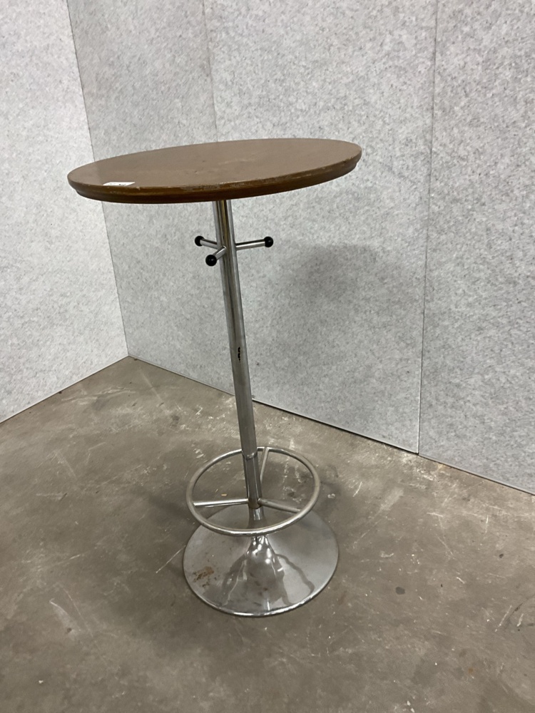 1473949-2 Bar table