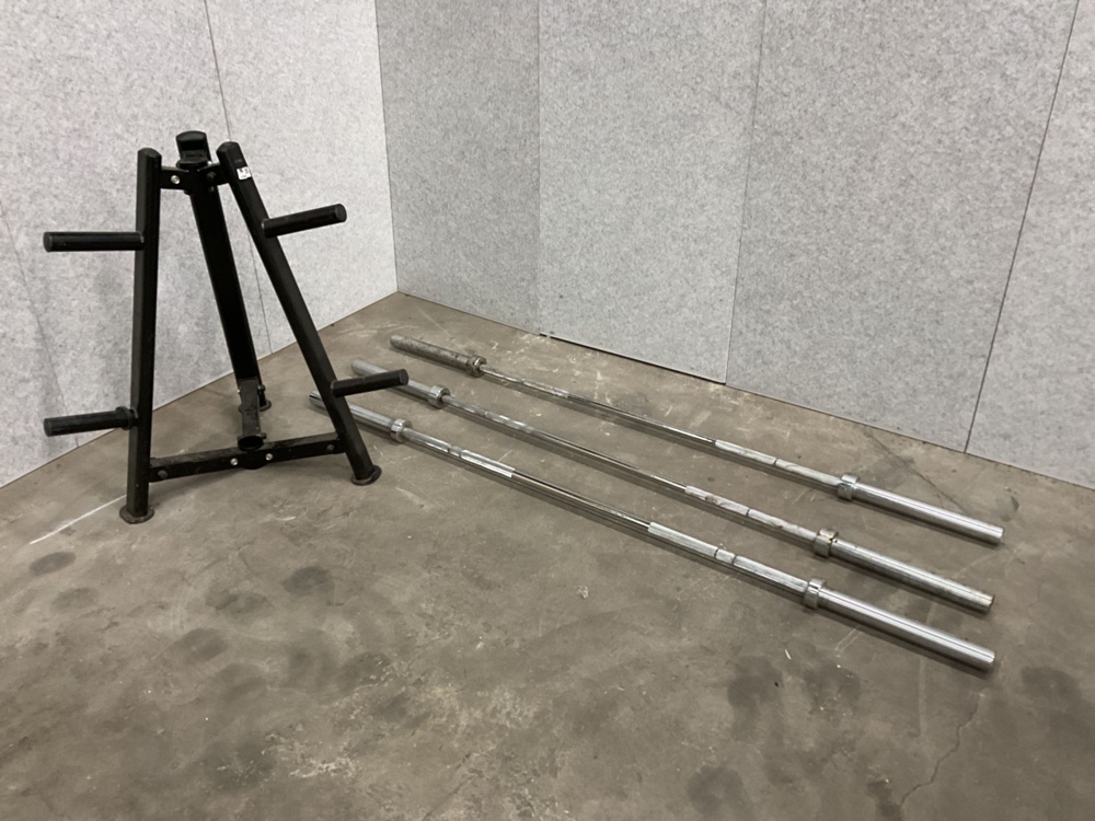 1473951-1 3 barbells and weight racks