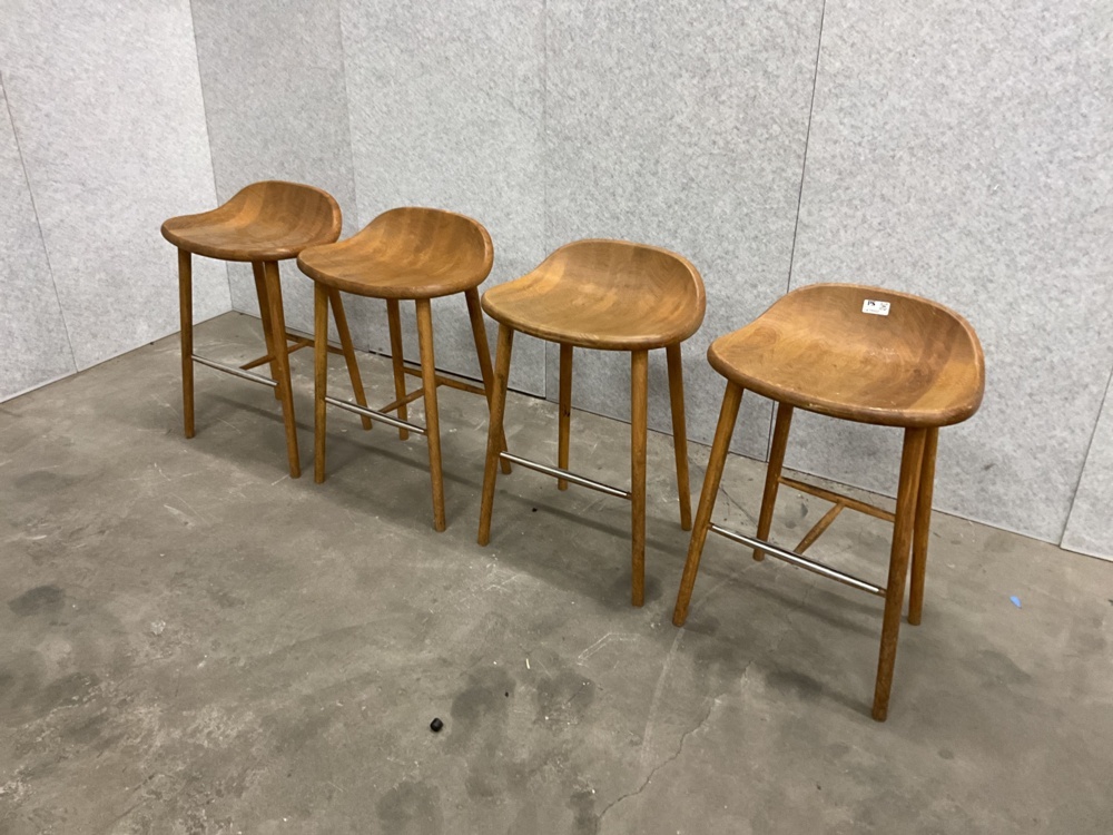 1473952-2 4 wooden bar stools