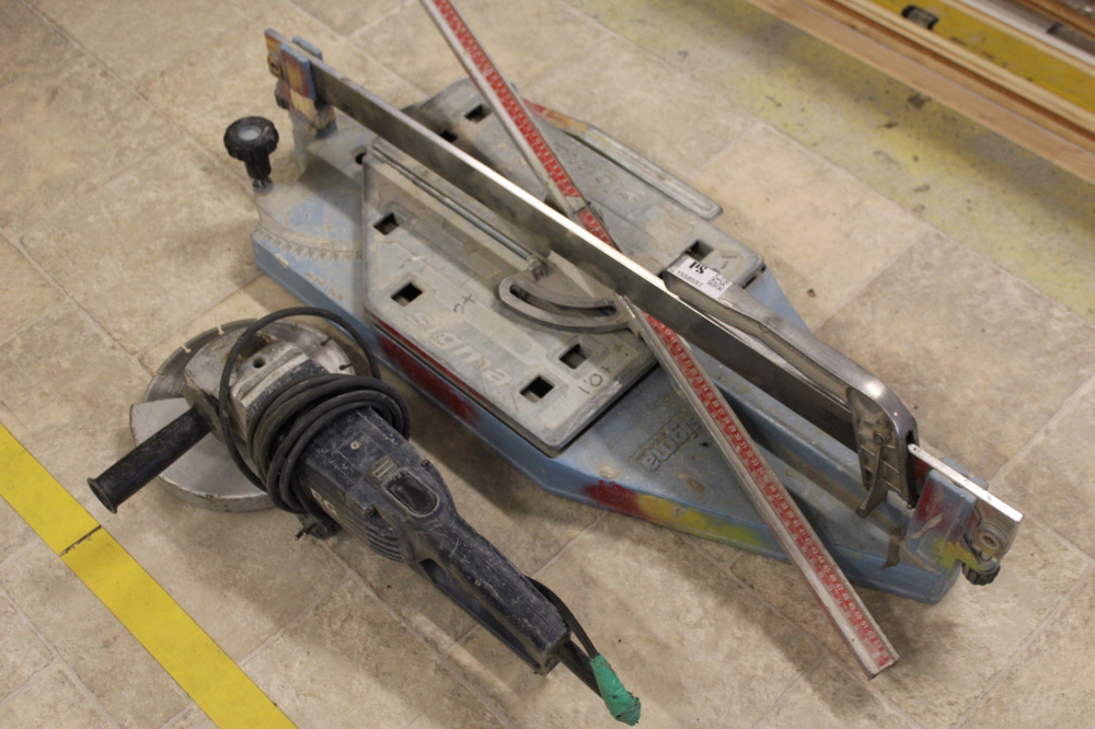 1558597-1 Tile cutter and angle grinder