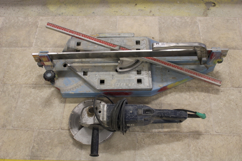 1558597-2 Tile cutter and angle grinder