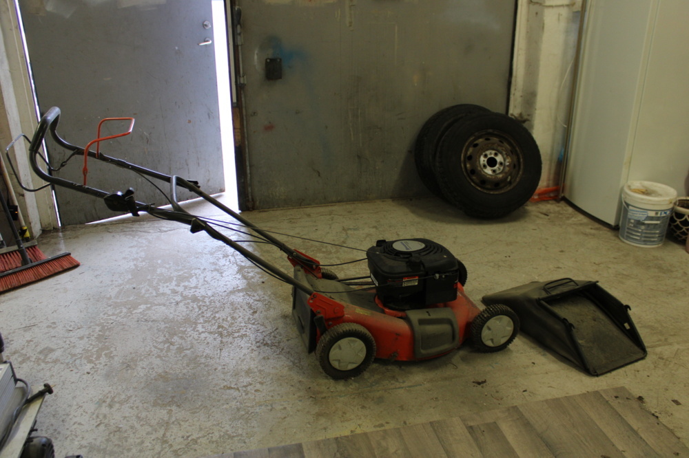 1558598-2 Gräsklippare Husqvarna R528
