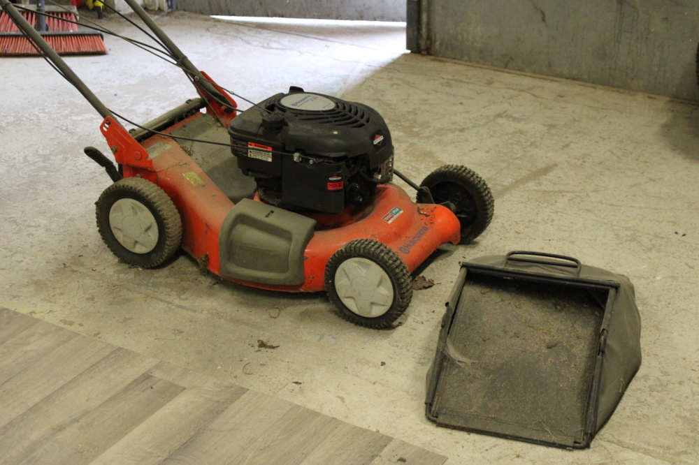 1558598-1 Gräsklippare Husqvarna R528