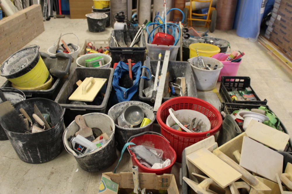 1558601-2 Boxes and buckets of building materials (total 25 pcs)