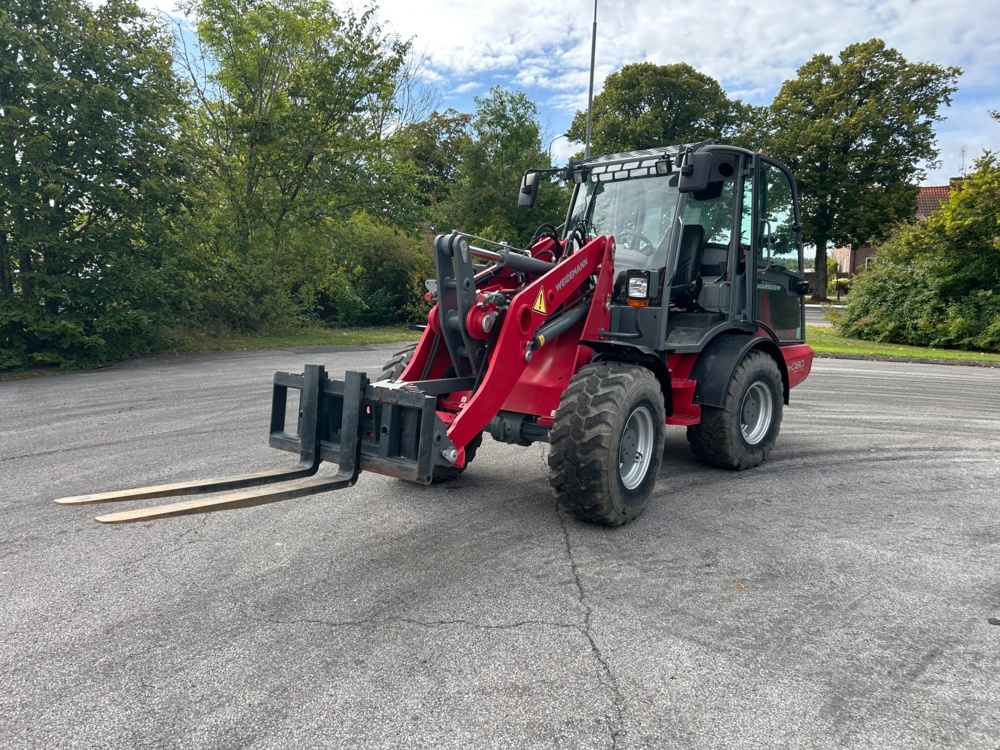 1558630-1 Loader with pallet forks - Weidemann 4080