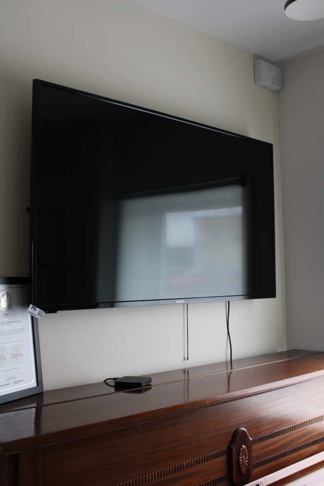 1558613-1 TV Skantik och Smart-Mi